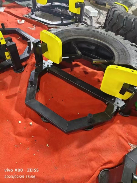 MND-CC51 Heavy-Duty Tire Flipping Sled | Strength Training Machine