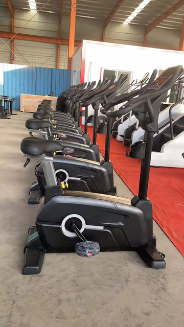 MND-CC10 Commercial Upright Bike | 32 Levels Resistance | MND FITNESS